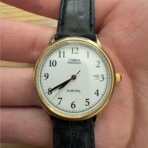 🕯️ Classic Timex Indiglo Watch – Gold Tone, Leather Band, Date – FOR PARTS
